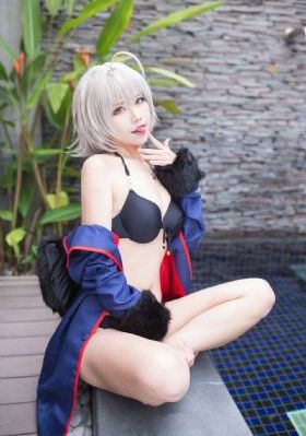 美丽保姆