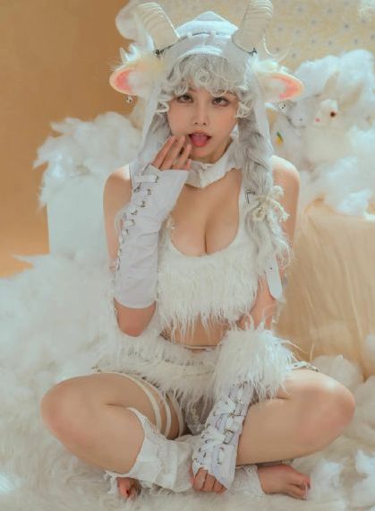 25岁女高中生